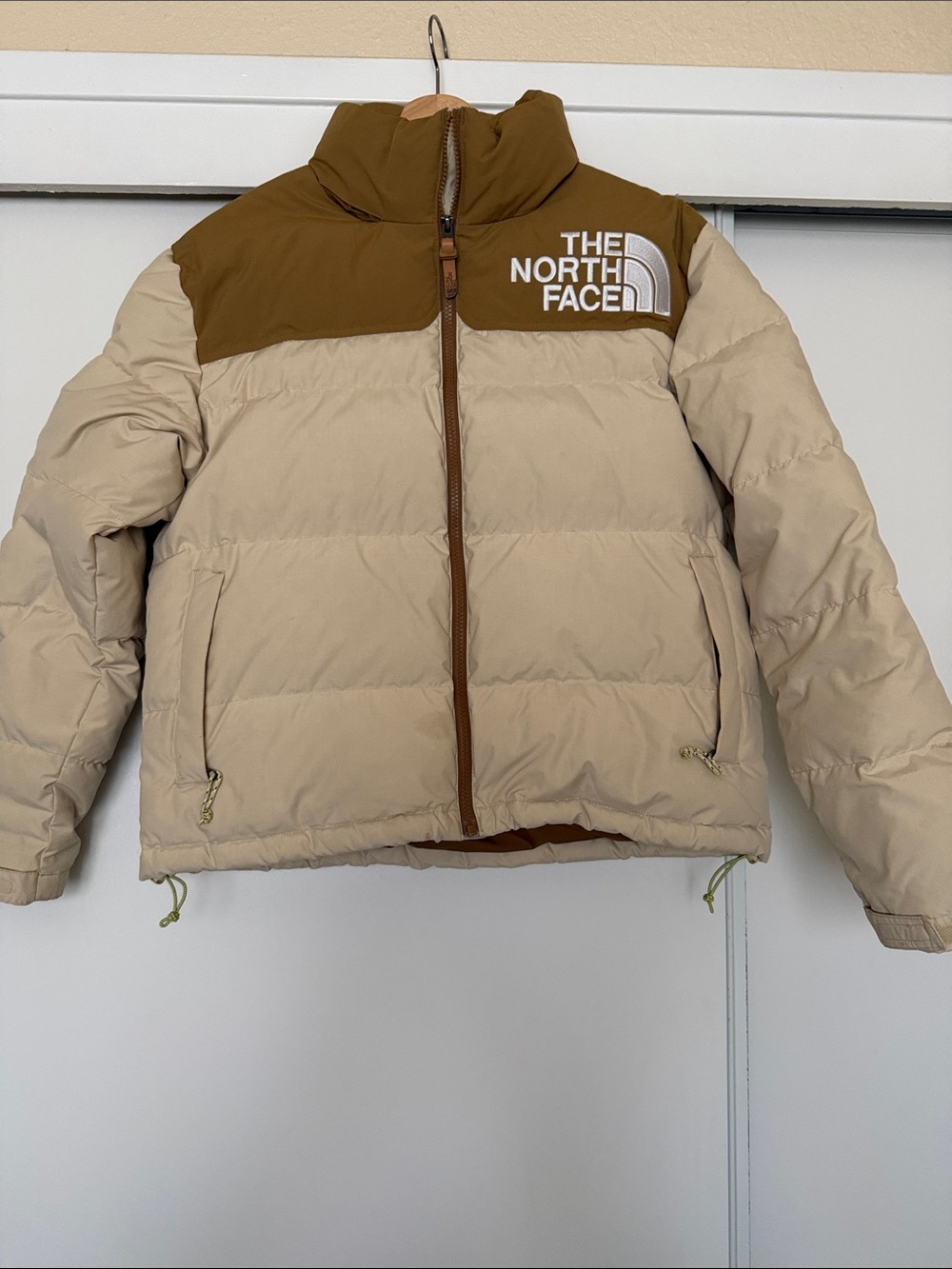 The North Face 92 Low-Fi Hi-Tek Nuptse down puffer jacket in beige and utility b - Picture 10 of 12